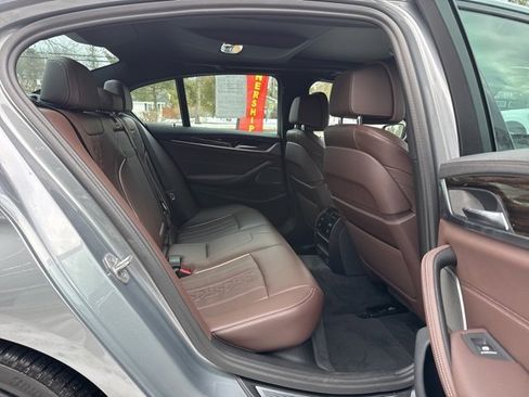 Used 2023 BMW M550i xDrive image 19