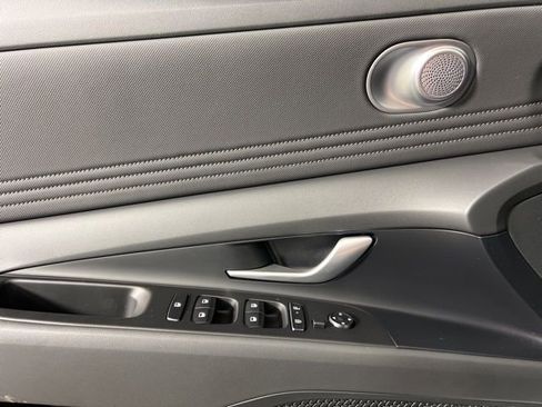 New 2026 Hyundai Elantra Limited image 27