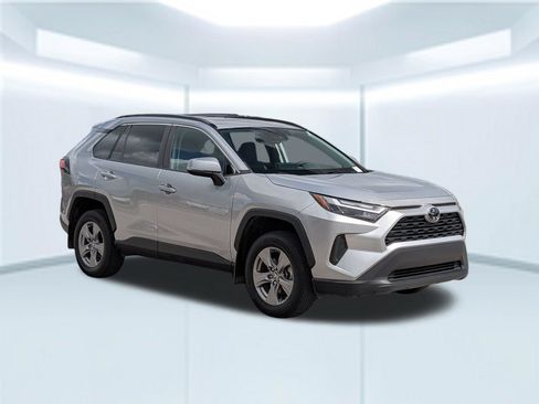 Used 2024 Toyota RAV4 XLE FWD image 8