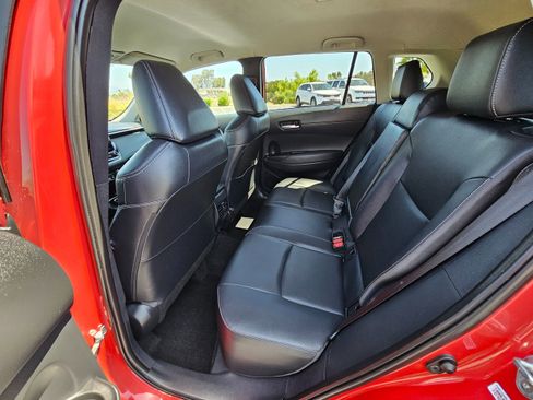 Used 2022 Toyota Corolla Cross XLE FWD image 18