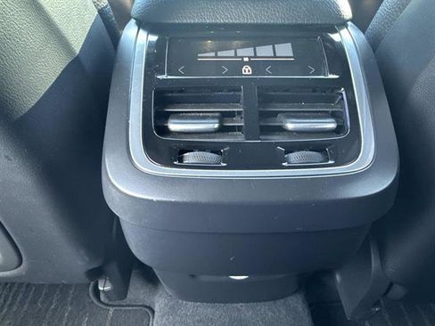 Used 2019 Volvo XC90 T6 Momentum w/ Advanced Package image 17