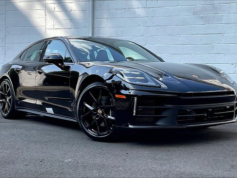 New 2025 Porsche Panamera 4 image 7