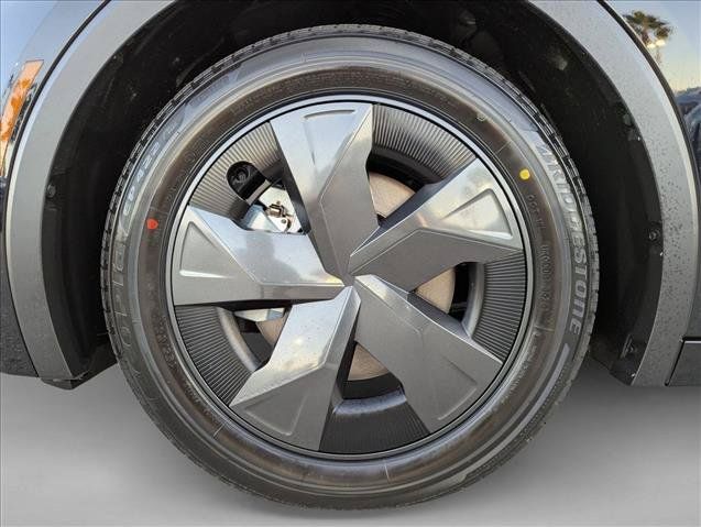 New 2026 Toyota Prius Plug-In Hybrid FWD image 10