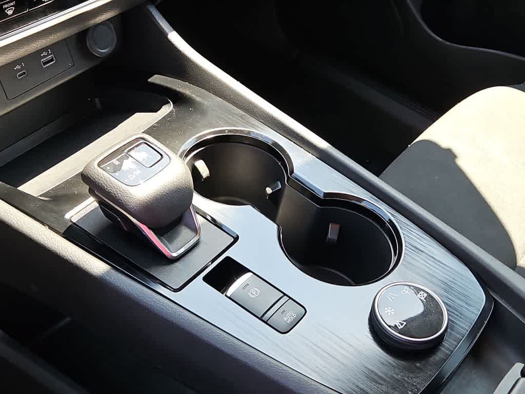 Used 2023 Nissan Rogue S AWD/4WD image 20