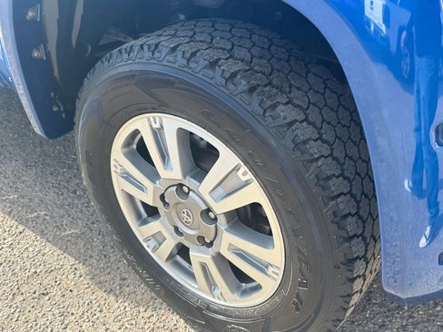 Used 2017 Toyota Tundra Platinum image 13