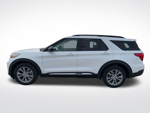 Certified 2023 Ford Explorer XLT w/ Equipment Group 202A AWD/4WD image 4