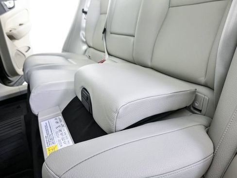 Certified 2023 Volvo XC60 B5 Plus w/ Protection Package Premier AWD/4WD image 22
