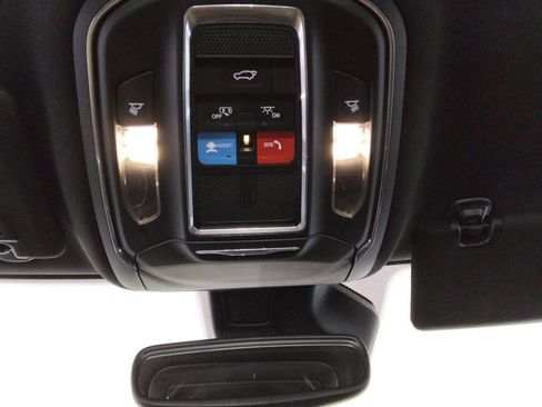 Used 2024 Jeep Grand Cherokee L Laredo image 28