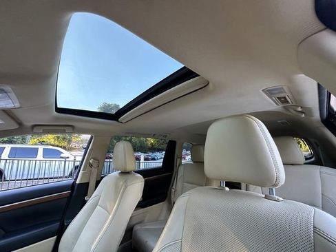 Used 2017 Toyota Highlander Limited image 34