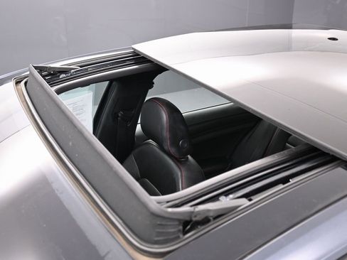 Used 2018 Volkswagen GTI SE w/ SE Leather Package image 11