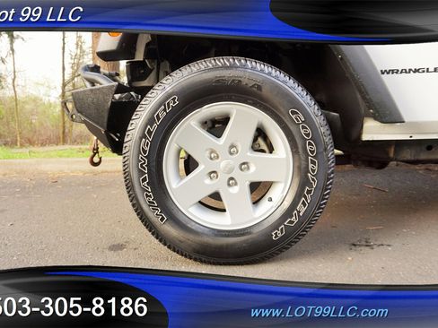 Used 2015 Jeep Wrangler Sport image 31