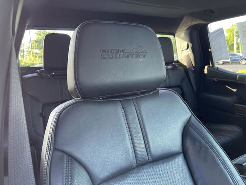 Used 2020 Chevrolet Silverado 1500 High Country w/ Technology Package AWD/4WD image 37