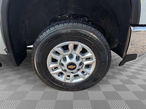 Used 2025 Chevrolet Silverado 2500 LT w/ Convenience Package AWD/4WD image 10