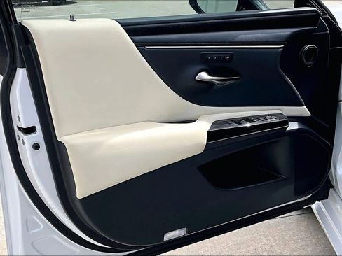 Used 2022 Lexus ES 350 w/ Premium Package image 22