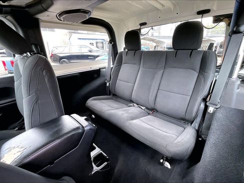 Used 2020 Jeep Wrangler Sport image 24