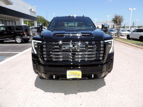 Certified 2026 GMC Sierra 3500 Denali Ultimate AWD/4WD image 2