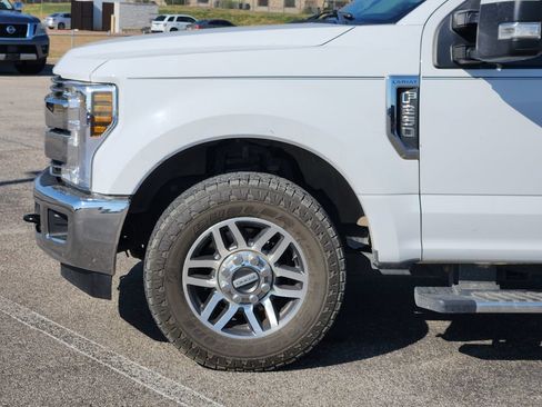 Used 2019 Ford F250 Lariat w/ Lariat Ultimate Package RWD image 4