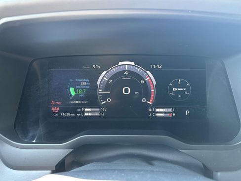 Used 2023 Toyota Tundra Platinum AWD/4WD image 14