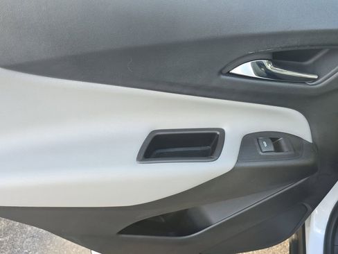 Used 2021 Chevrolet Equinox LS image 10