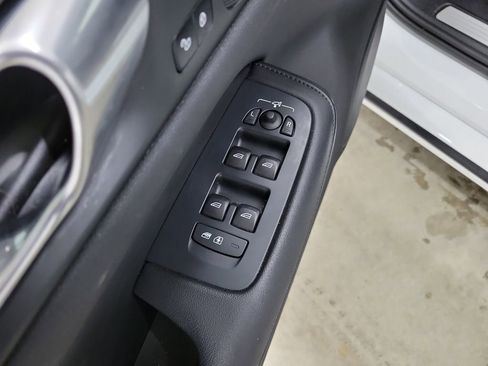 Used 2024 Volvo S60 B5 Plus image 21