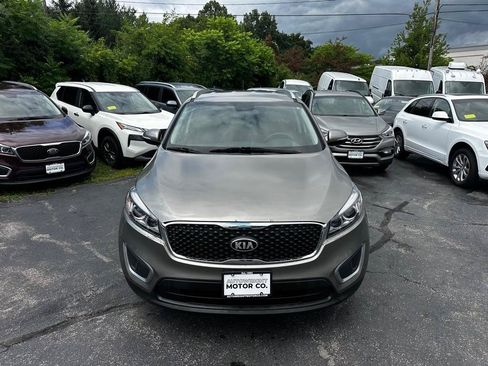 Used 2017 Kia Sorento AWD image 7