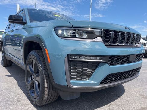 New 2026 Jeep Grand Cherokee L Limited w/ Limited Altitude Package AWD/4WD image 47