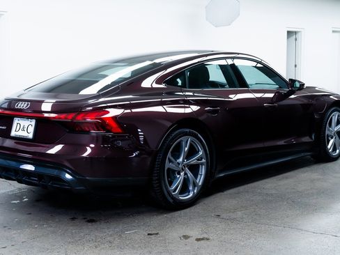 Used 2022 Audi e-tron GT Premium Plus image 6