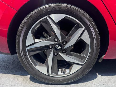 Used 2022 Hyundai Elantra Limited w/ Cargo Package FWD image 10