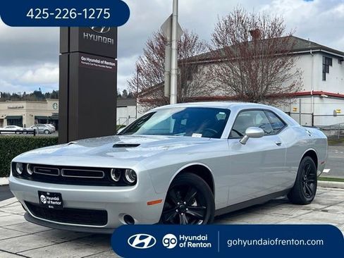 Used 2023 Dodge Challenger SXT RWD image 1