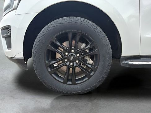 Used 2022 Ford Expedition XLT image 43