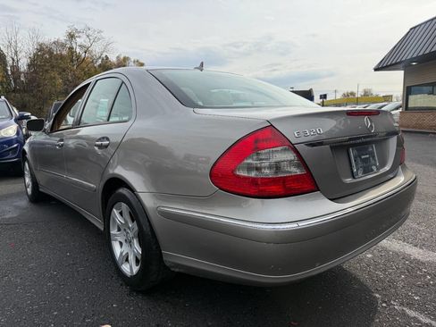 Used 2008 Mercedes-Benz E 320 BlueTEC Sedan image 7