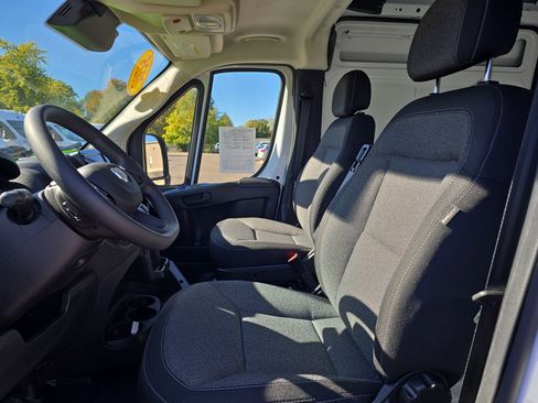 Used 2025 RAM ProMaster 2500 w/ Storage Group image 12