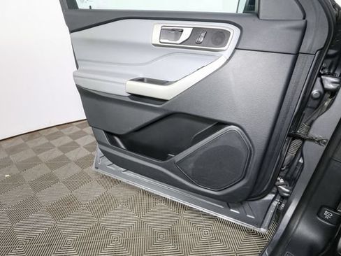 Used 2023 Ford Explorer XLT w/ Equipment Group 202A AWD/4WD image 37