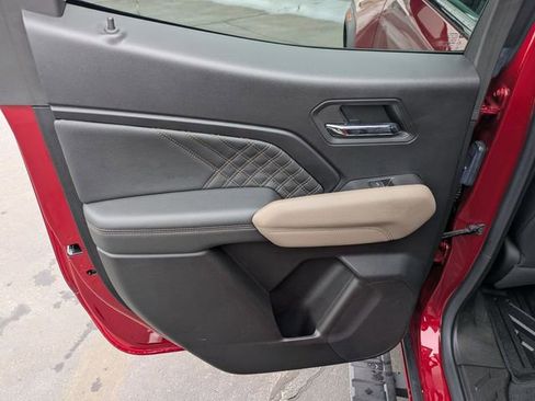 Used 2023 GMC Canyon Denali image 28