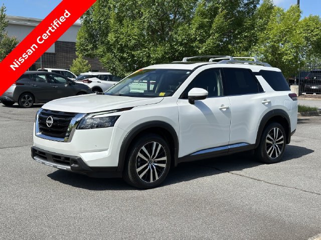 Certified 2025 Nissan Pathfinder Platinum AWD/4WD image 3