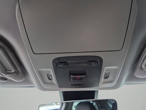 Used 2024 Toyota Camry SE image 40