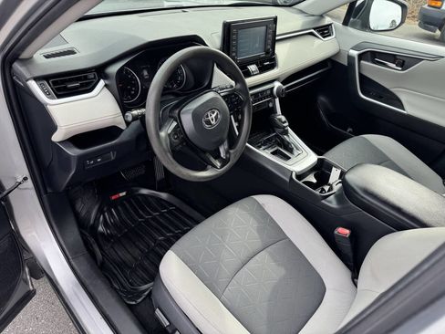 Used 2020 Toyota RAV4 XLE image 14