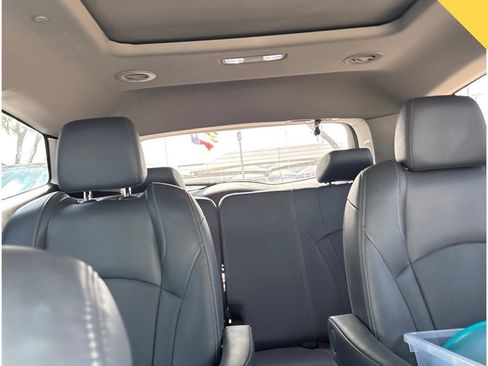 Used 2020 Buick Enclave Essence w/ Sound and Sites Package FWD image 17