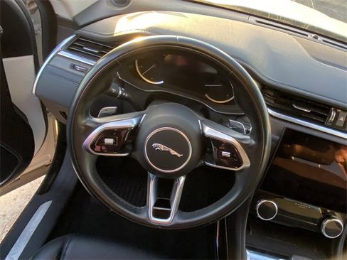 Used 2021 Jaguar F-PACE image 12