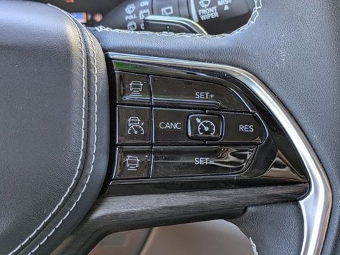 Used 2022 Jeep Grand Cherokee Overland image 24