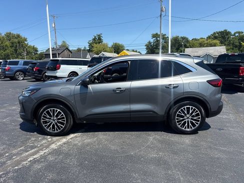 Used 2024 Ford Escape SE FWD image 1