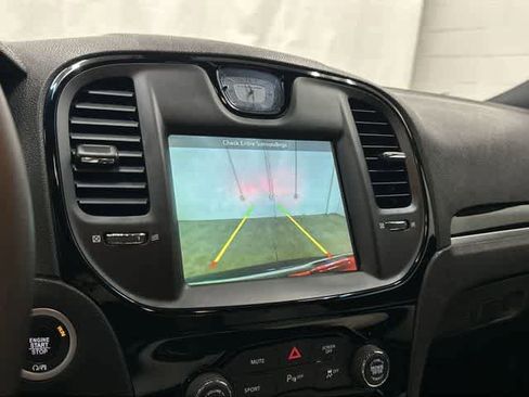 Used 2018 Chrysler 300 S w/ 300S Premium Group RWD image 23