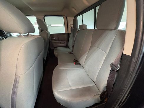 Used 2018 RAM 1500 Classic SLT image 32