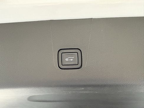 Used 2023 Chevrolet Traverse RS w/ LPO, Floor Liner Package image 52