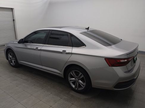 Used 2022 Volkswagen Jetta SE FWD image 3