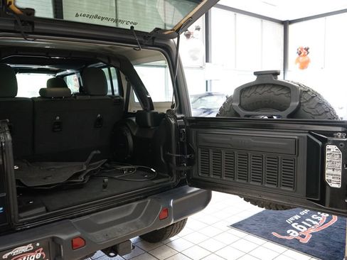 Used 2024 Jeep Wrangler Unlimited AWD/4WD image 49