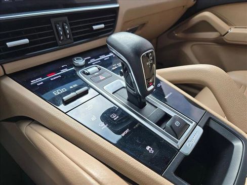 Used 2019 Porsche Cayenne image 15