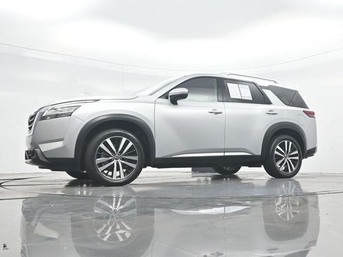 Used 2023 Nissan Pathfinder Platinum AWD/4WD image 34