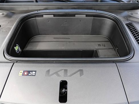 New 2024 Kia EV9 Wind image 13