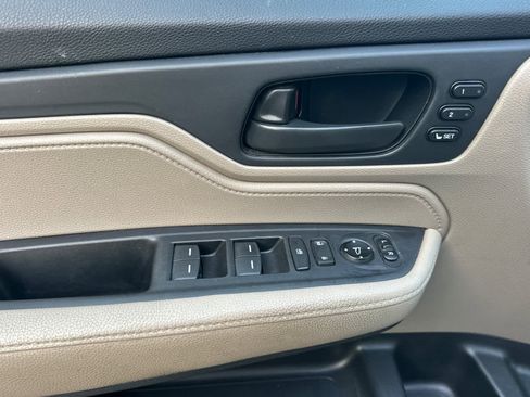 Used 2019 Honda Odyssey EX-L image 12
